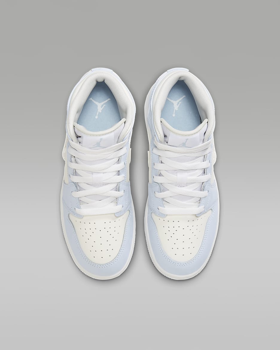 Air Jordan 1 Mid SE Older Kids Shoes